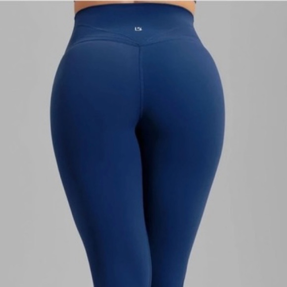 Buffbunny blue with black details didn’t wear much